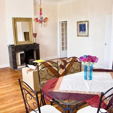 Apartment Les Bellevue Cite A 1km, Clim, Parking Public Gratuit, Parking Prive, Wifi - Cite At 1km, Aircon, Free Public Car Park, Private Parking Carcassonne